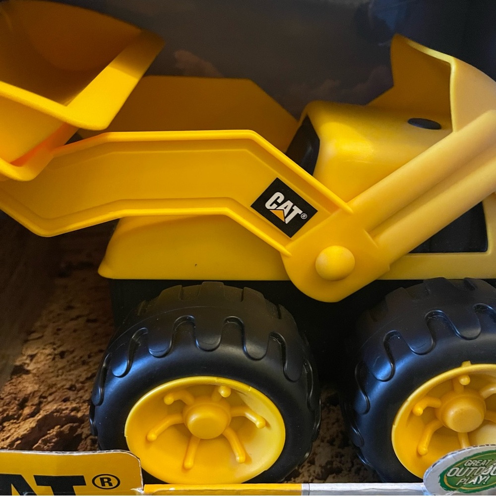 New CAT Tough Tracks by Caterpillar Toy Truck Gift for Kids 2+ - Picture 5 of 6